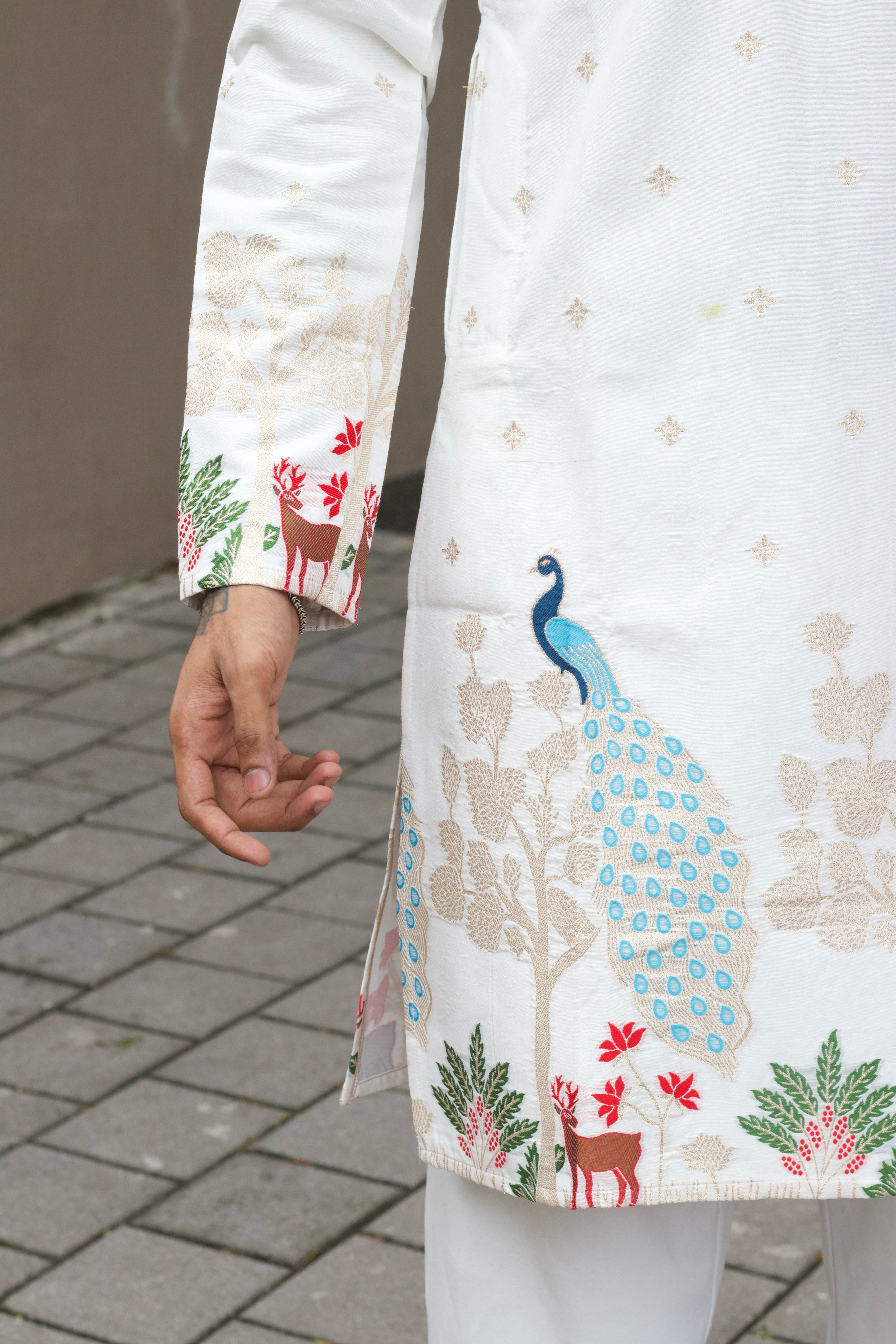 WHITE PEACOCK PATTERN JACQUARD DESIGNER KURTA